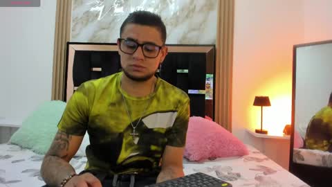nickk_jonson online show from May 4, 2026, 1:40 pm