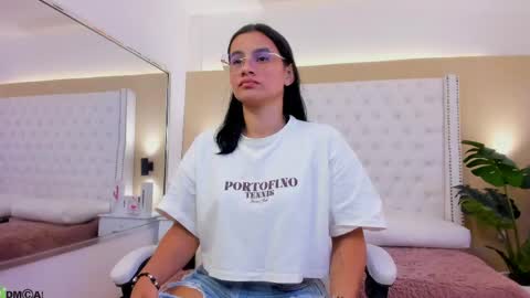 nickky online show from April 19, 2026, 1:43 pm