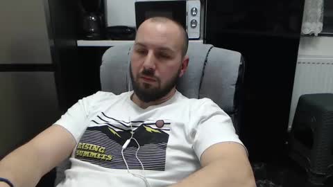 Julian online show from February 3, 2025, 10:43 pm