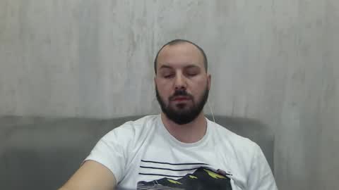 Julian online show from November 19, 2025, 9:37 pm