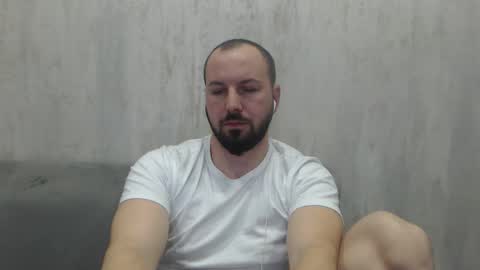 Julian online show from December 13, 2025, 11:54 pm