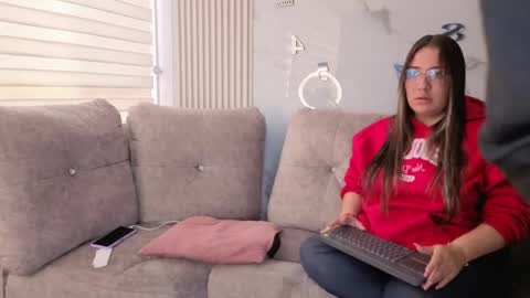 nicky_as online show from April 20, 2026, 1:36 pm