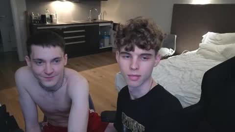 Nicki  Danny online show from September 28, 2025, 5:18 pm