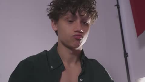 Nicky Neal online show from September 14, 2025, 11:31 am