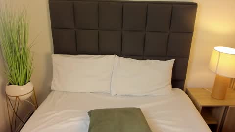 Nicky  online show from February 9, 2025, 2:28 am