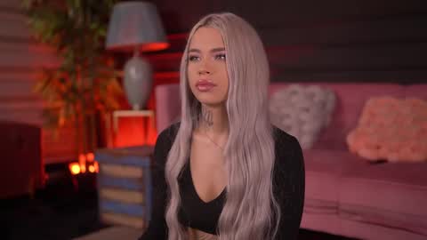 Nicky online show from November 9, 2025, 7:01 pm