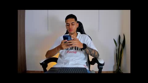 Nicky  online show from October 1, 2025, 12:22 pm