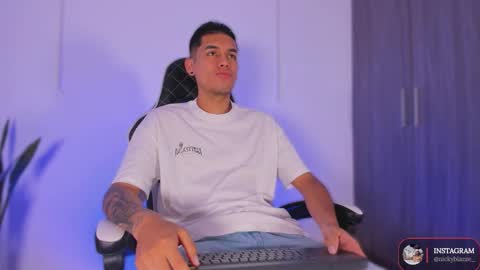 Nicky  online show from October 20, 2025, 11:54 am