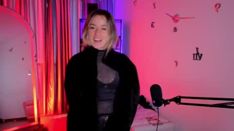Snapshot of nickywindsor chatting on May 14, 2026, 10:05 pm Nicky online show from May 14, 2026, 10:05 pm