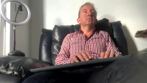 Nico online show from November 17, 2025, 2:45 pm