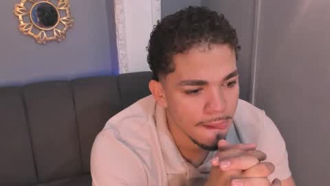 nico_blaze7 online show from December 14, 2025, 12:21 pm