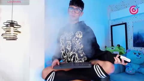 nico online show from February 28, 2025, 4:43 am