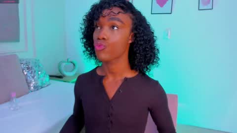 nico_dior online show from April 17, 2026, 2:58 am