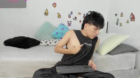 Nico  online show from January 28, 2025, 3:25 am