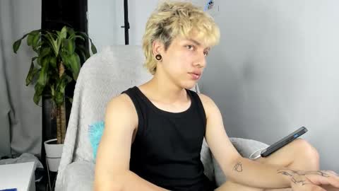 Nico  online show from September 14, 2025, 2:54 am