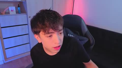 Nicolas online show from October 3, 2025, 8:06 pm