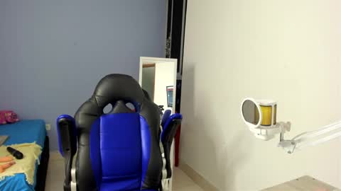 Nicol sanchez online show from March 1, 2025, 10:13 am