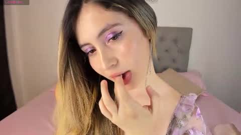 Snapshot of nicol_swift_ chatting on July 25, 2026, 11:35 pm Nicol online show from July 25, 2026, 11:35 pm