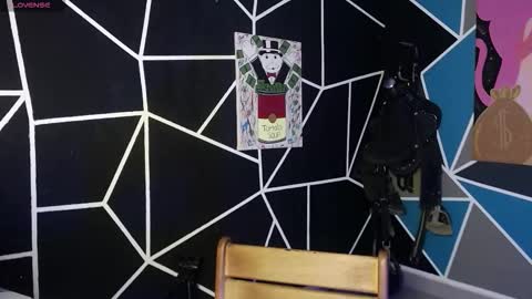 nicolas online show from November 23, 2025, 2:11 am