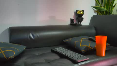 Nicolas online show from November 8, 2025, 4:29 pm