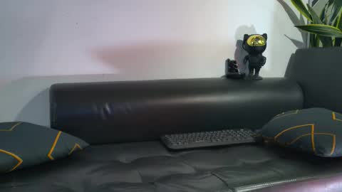 Nicolas online show from November 18, 2025, 10:03 pm