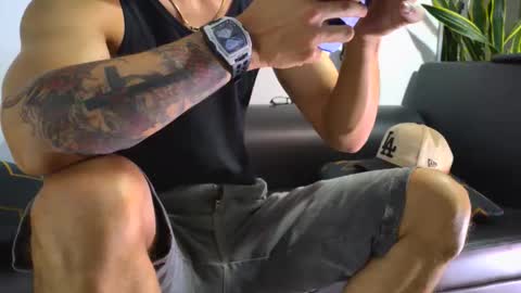 Nicolas online show from December 1, 2025, 7:30 pm