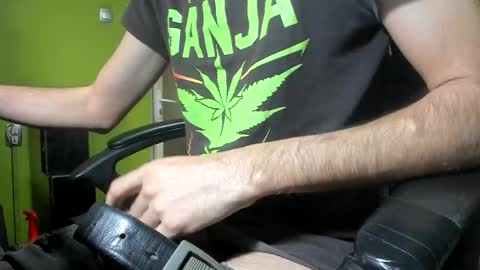 L. Nicolas online show from April 21, 2026, 5:25 am