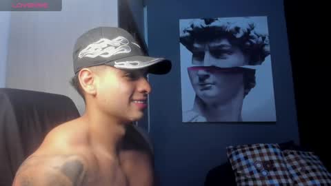 Snapshot of nicolasmuscle chatting on May 11, 2026, 10:51 pm Andres online show from May 11, 2026, 10:51 pm