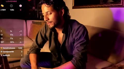 nicolasrodrii online show from January 21, 2025, 2:11 am