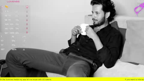 nicolasrodrii online show from February 14, 2025, 2:28 am