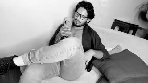 nicolasrodrii online show from February 23, 2025, 1:57 am