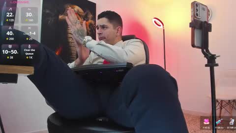 Nicolas Fellener online show from October 4, 2025, 4:43 am