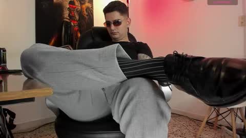 Nicolas Fellener online show from December 4, 2025, 4:55 am