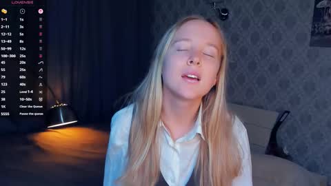 Nicoletta online show from September 23, 2025, 5:49 pm