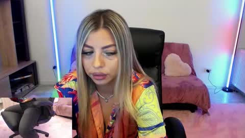 Nico online show from September 18, 2025, 5:37 pm