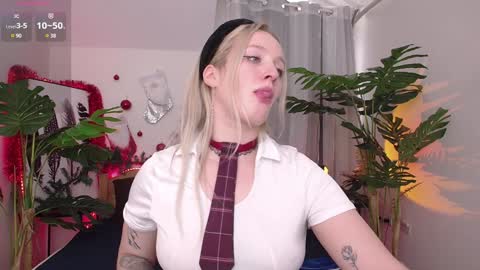 Nicole online show from January 5, 2025, 1:15 pm