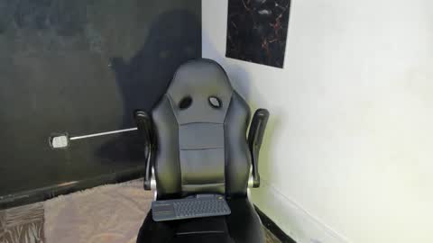 nicole_and_thiago1 online show from February 25, 2026, 10:19 pm