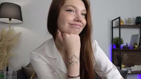 Nicole online show from September 18, 2025, 1:24 pm