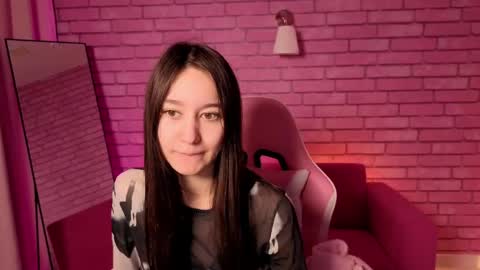 Snapshot of nicole_brownie chatting on May 19, 2026, 1:11 am Nicole online show from May 19, 2026, 1:11 am