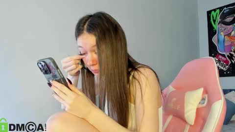 Snapshot of nicole_charm chatting on January 6, 2026, 5:33 am GMT7TueWedThSu 0300am-0900am. Sa 1000am-0400pm online show from January 6, 2026, 5:33 am