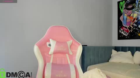 Snapshot of nicole_charm chatting on January 15, 2026, 12:59 am GMT7TueWedThSu 0300am-0900am. Sa 1000am-0400pm online show from January 15, 2026, 12:59 am