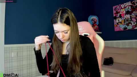 Snapshot of nicole_charm chatting on January 18, 2026, 11:41 pm GMT7TueWedThSu 0300am-0900am. Sa 1000am-0400pm online show from January 18, 2026, 11:41 pm