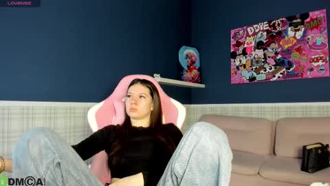 Snapshot of nicole_charm chatting on February 5, 2026, 9:52 pm GMT7TueWedThSu 0300am-0900am. Sa 1000am-0400pm online show from February 5, 2026, 9:52 pm