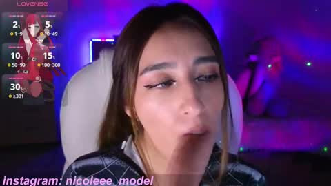 Snapshot of nicole_edwards chatting on October 1, 2025, 12:27 am Nicole online show from October 1, 2025, 12:27 am