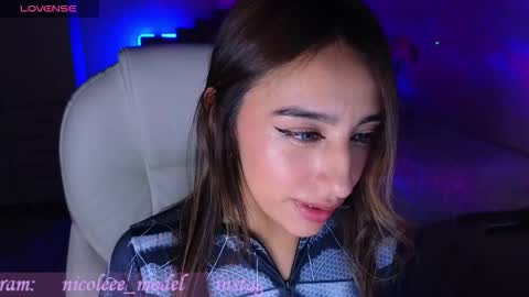 Snapshot of nicole_edwards chatting on October 17, 2025, 3:42 am Nicole online show from October 17, 2025, 3:42 am