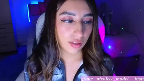 Snapshot of nicole_edwards chatting on December 1, 2025, 12:15 am Nicole online show from December 1, 2025, 12:15 am