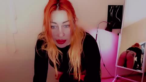 Snapshot of nicole_g0ld_ chatting on December 7, 2024, 10:28 pm Nicole online show from December 7, 2024, 10:28 pm