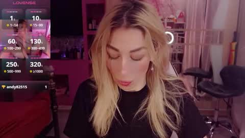 Snapshot of nicole_g0ld_ chatting on November 30, 2025, 8:02 pm Nicole online show from November 30, 2025, 8:02 pm