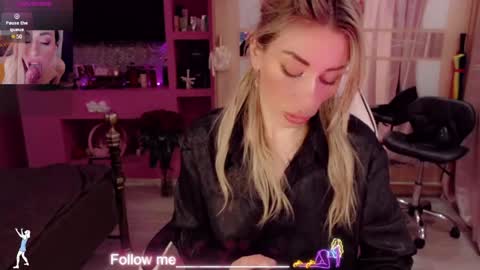 Nicole online show from April 19, 2026, 11:29 pm