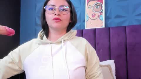 Snapshot of nicole_jonss chatting on May 16, 2026, 12:40 am Nicole online show from May 16, 2026, 12:40 am